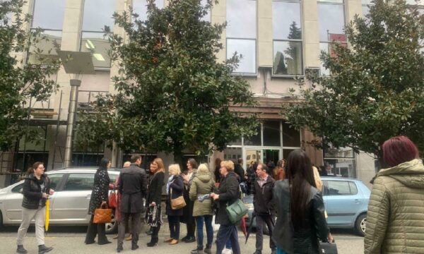 Të shtënat në Haraçinë/ Vijon ekspertiza e policisë, personat e plagosur dërgohen në Spitalin e Qytetit në Shkup