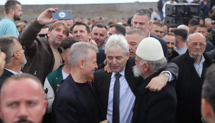 Mikëpritje madhështore për Ali Ahmetin nga banorët e Hasanbegut dhe Haraçinës!