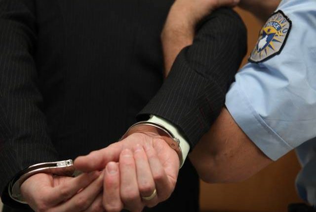 Gjakovë: Arrestohen dy të dyshuar lidhur me vrasjen në tentativë në fshatin Babaj i Bokës