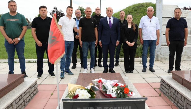 Haradinaj nderon heronjtë Safet Boletini dhe Ejup Kasumi