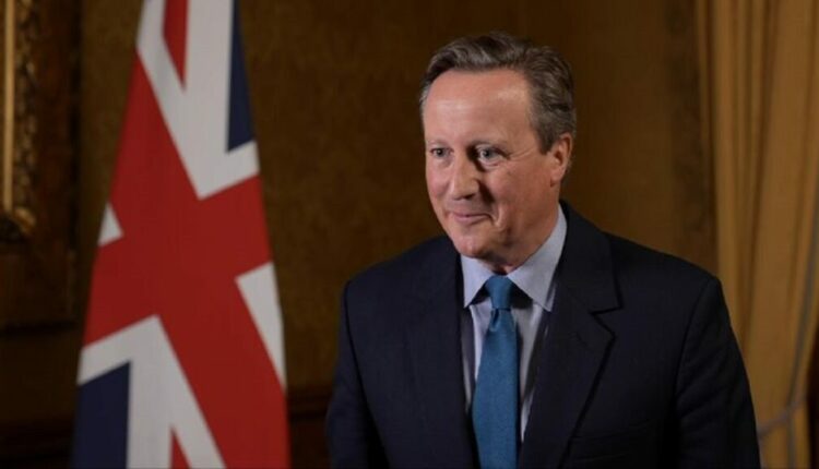 David Cameron viziton sot Tiranën