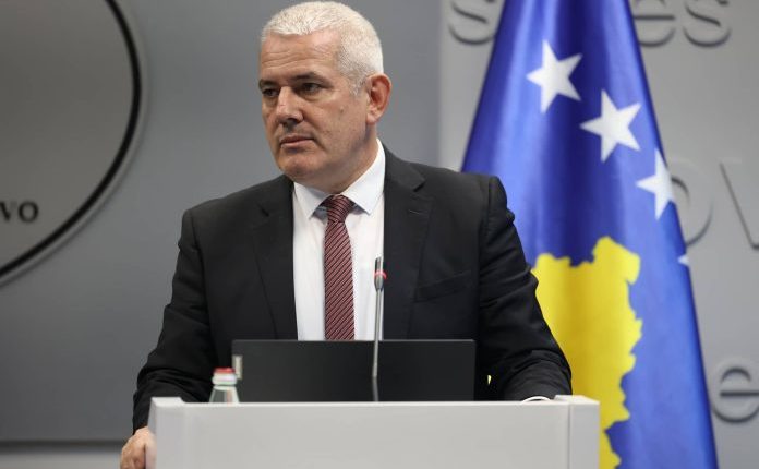 Sveçla: Vetëm sot, 29 qytetarë konvertuan patentë-shoferët ilegalë në ato RKS