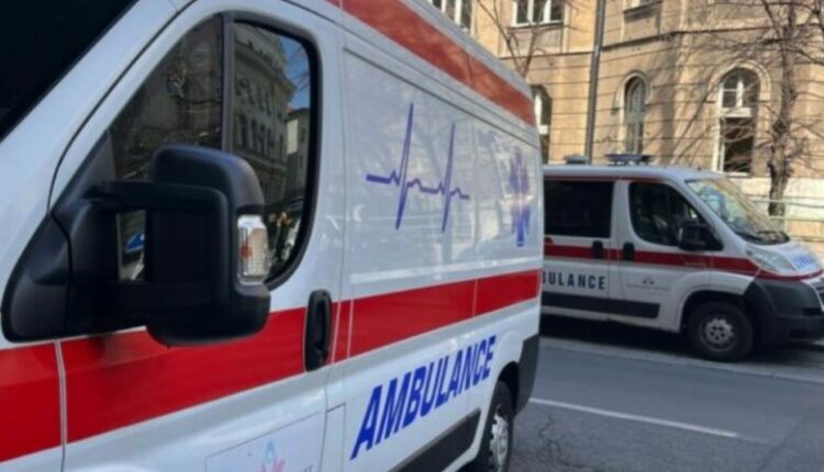 Aksident trafiku mes një autobusi dhe veture në Beograd, humb jetën një person dhe mbi 40 tjerë lëndohen