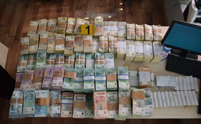 Aksioni i Policisë në veri, u konfiskuan rreth 75 milionë dinarë, 1.6 milion euro, dollarë e franga