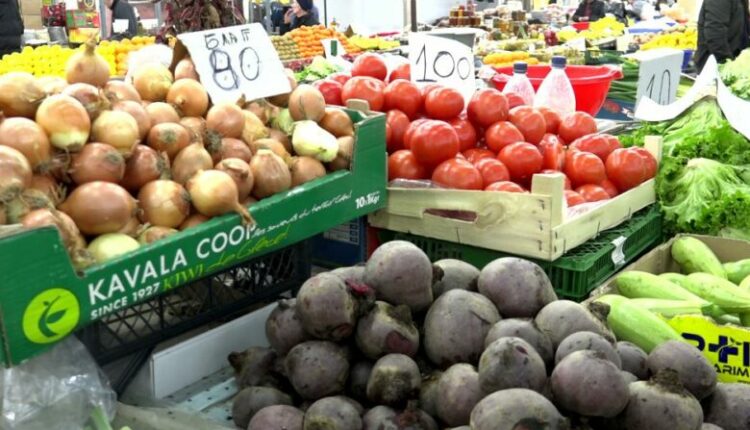 Qytetarët ankohen për rritjen e çmimeve, kërkohen ndëshkime për tregtarët