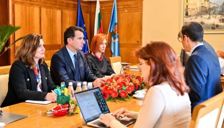 Erion Veliaj pritet nga kryebashkiaku i Sofies: Entuziast për idenë e fluturimeve direkte Tiranë – Sofie!