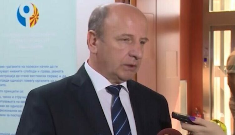 I merret pasaporta Ixhet Memetit, thotë se nuk ka bërë asgjë kundërligjshëm