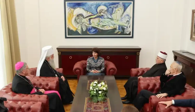 Siljanovska Davkova takoi krerët dhe përfaqësuesit e bashkësive fetare