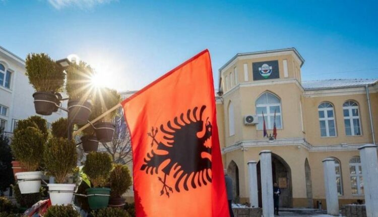 Parlamenti Evropian i kërkon Serbisë të mos i diskriminojë shqiptarët