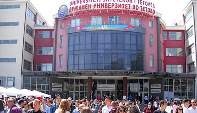 Ulet numri i studentëve të diplomuar vitin e kaluar krahasuar me vitin 2022