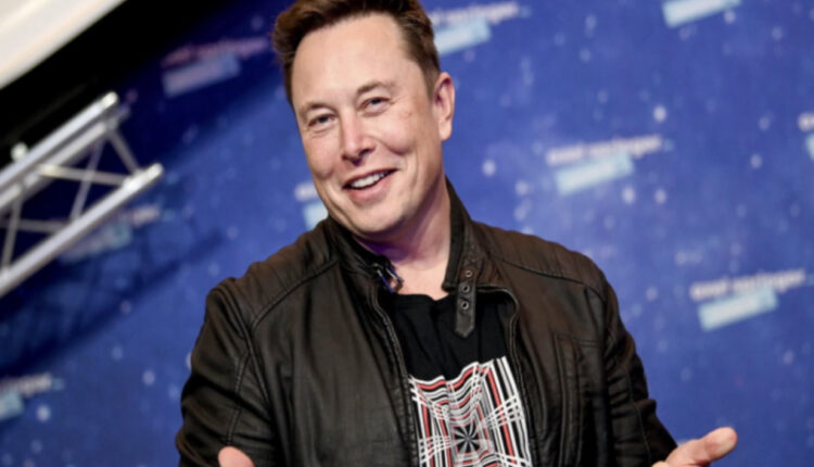 Musk kërcënon se do të ndalojë përdorimin e pajisjeve Apple në kompanitë e tij