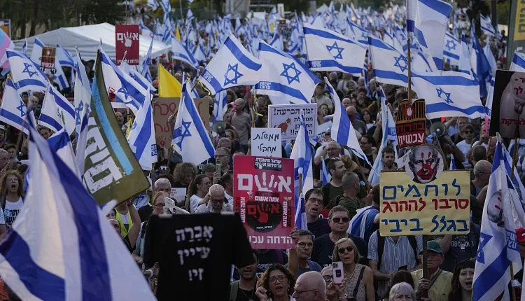 Mijëra protestues në Jerusalem kundër qeverisë së kryeministrit Netanyahu