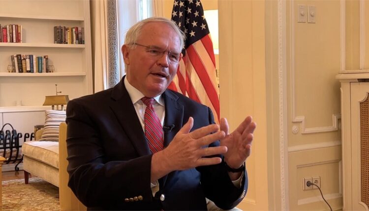 Ambasadori amerikan në Beograd: Njohja e Kosovës s’do të jetë kusht për hyrjen e Serbisë në BE