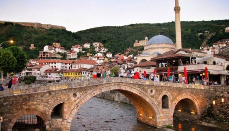 Për një vit Kosovën e vizituan mbi 300 mijë njerëz, ja për çfarë arsye