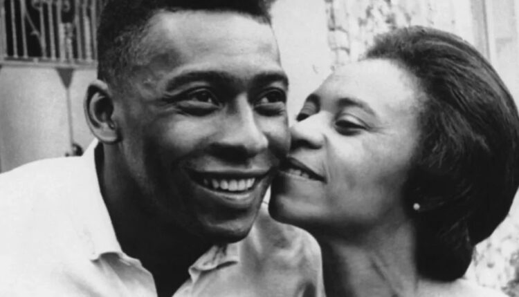 Vdes në moshën 101-vjeçare nëna e Pele, nuk e mori vesh kurrë se djali i saj ndërroi jetë