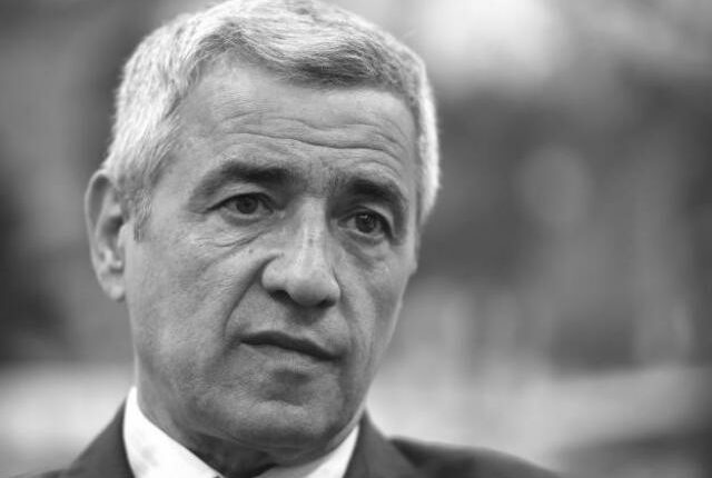 Gjobitet avokati që e dërgoi praktikantin ta zëvendësonte në gjykimin për vrasjen e Oliver Ivanoviqit
