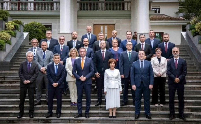 Siljanovska pret që përbërja e re qeveritare të punojë në përputhje me interesin kombëtar maqedonas dhe në interes të qytetarëve