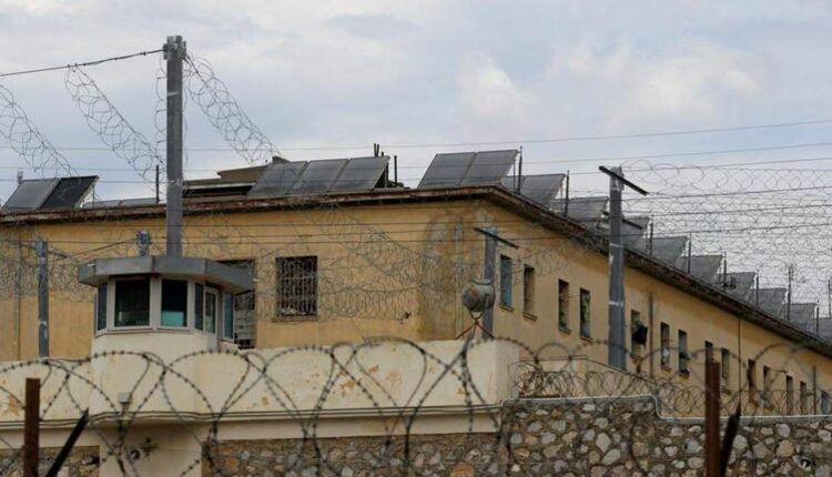 Përleshje me thika në një burg në Greqi, vritet 35-vjeçari shqiptar i dënuar për ekzekutimin e një biznesmeni (EMRI+FOTO)