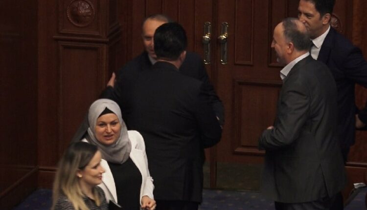 Verifikohet mandati Adnan Azizit dhe Imërlie Saliu-Fetait