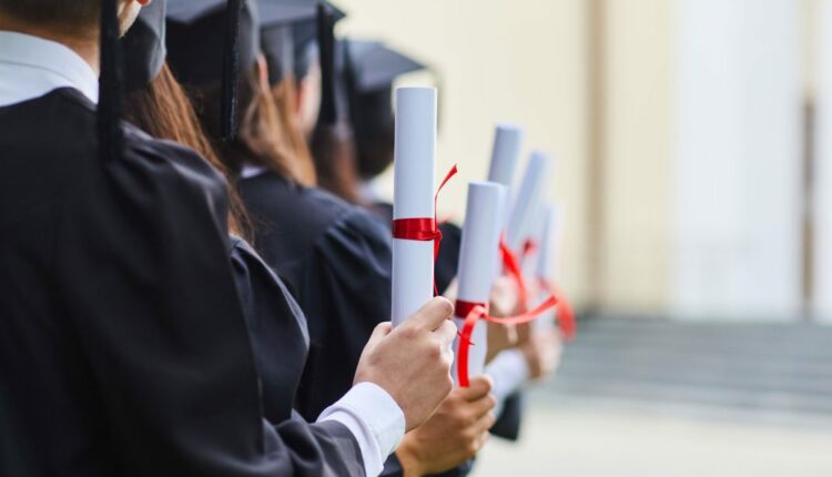 Diploma të falsifikuara në Strugë, kapet një person