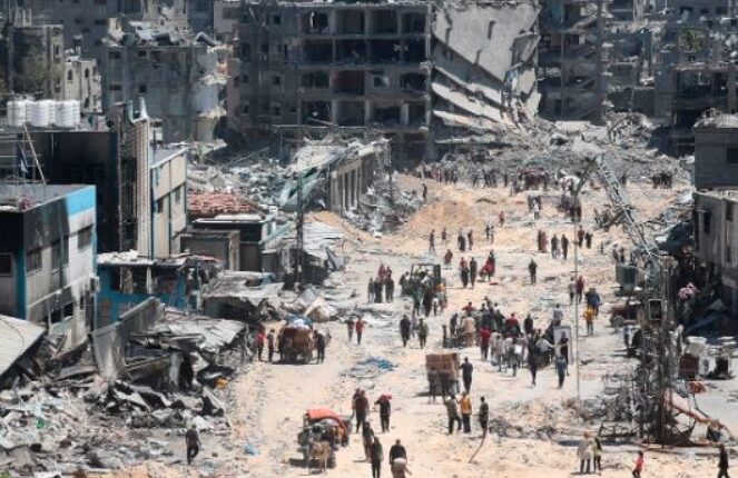 “Dikur plot jetë”/ Shtëpi dhe shkolla të shkatërruar, pamjet që përballen palestinezët e rikthyer në Jabalya