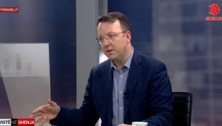 Nikolloski kërkon që Prokuroria të hetojë rritjen e çmimeve për autostradën Kërçovë – Ohër dhe hekurudhën drejt Bullgarisë