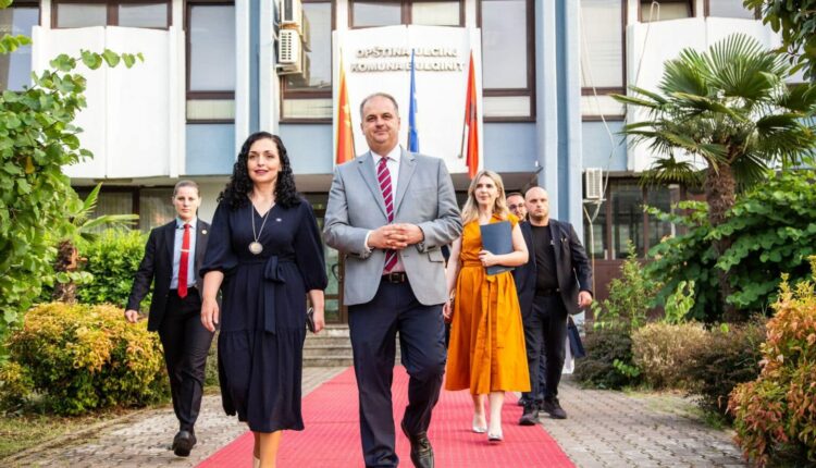 Presidentja Vjosa Osmani uron kryetarin e ri të Ulqinit: Nuk jeni vetëm pikë turistike, por edhe shtëpi e dytë për kosovarët