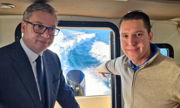 Rrahja mes tifozëve në Gjermani, Vuçiq e konfirmon se ishte djai i tij: U sulmuan nga shqiptarët, ishin tifozë të Schalkes