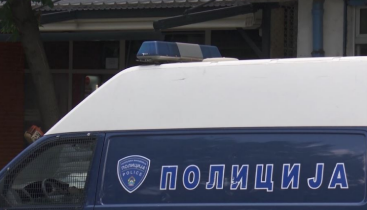 Ishte duke ngrënë! Shkupjani e sulmon fizikisht dhe e ngulfat për vdekje gjyshen e tij