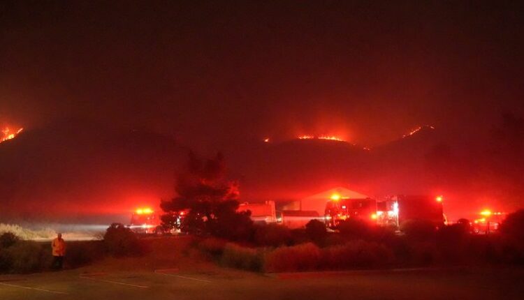 Zjarri në Kaliforni detyron 1 mijë e 200 njerëz të evakuohen
