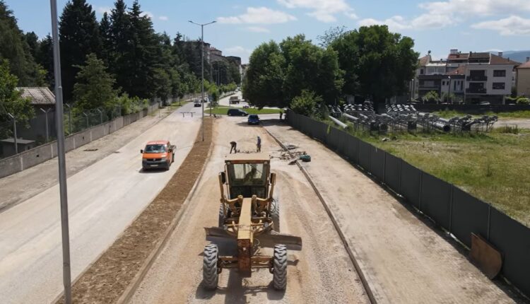 “Bulevardi Bllagoja Toska” shumë shpejt i kompletuar, Komuna e Tetovës punon intenzivisht për pjesën e mbetur që lidh rrugën Tetovë-Jazhincë (VIDEO)