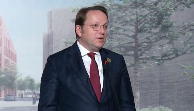 Zgjedhja e qeverisë së re të RMV, Varhelyi uron kryeministrin Mickoski: Pres të bashkëpunojmë në rrugën drejt BE