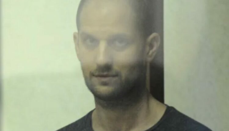 Rusi, gazetari amerikan Evan Gershkovich dënohet me 16 vjet burg