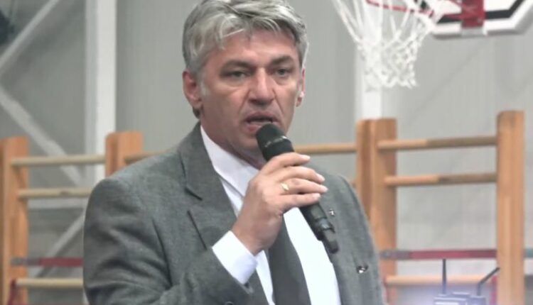 “Në situata të qeta dhe jo konflikti” – Sela flet për ndryshime të sistemit