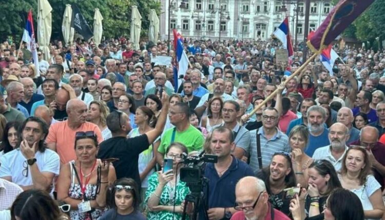 ‘U ndez papritmas’: Protestat në të gjithë Serbinë kundër minierave të litiumit