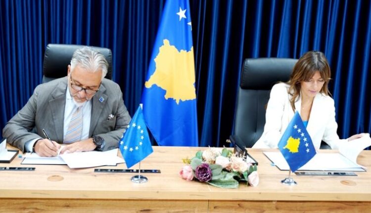 Shefi i EULEX-it dhe ministrja Haxhiu nënshkruajnë marrëveshje për rritjen e efektivitetit të punës për të pagjeturit
