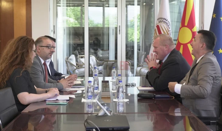 Nikollovski-Miler: SHBA-ja mbështetës i fuqishëm në luftën kundër krimit dhe korrupsionit