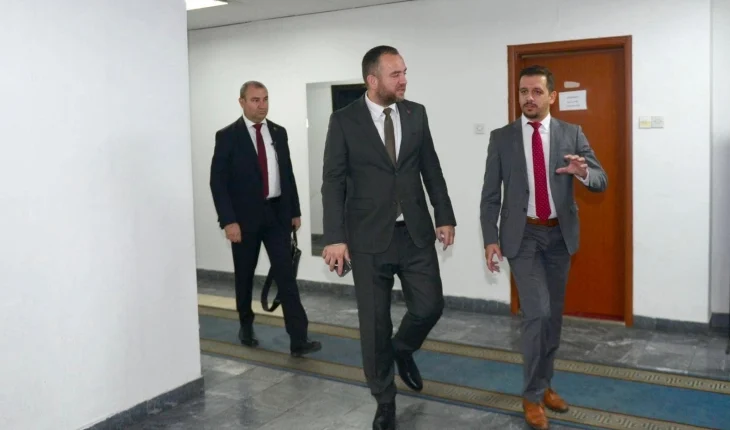 Toshkovski: Gjendja me dhënien e dokumenteve personale po stabilizohet