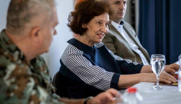 Siljanovska: Duhet të hapet debat për kthimin e shërbimit ushtarak – “Ka të rinj që dëshirojnë të bëjnë shërbimin ushtarak”