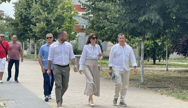 Vazhdon intervistimi i Ministres Haxhiu nga Prokuroria Speciale për deklaratat rreth Faton Hajrizit dhe të burgosurve tjerë