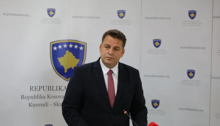 Muja: Paga mesatare në Kosovë është 780 euro