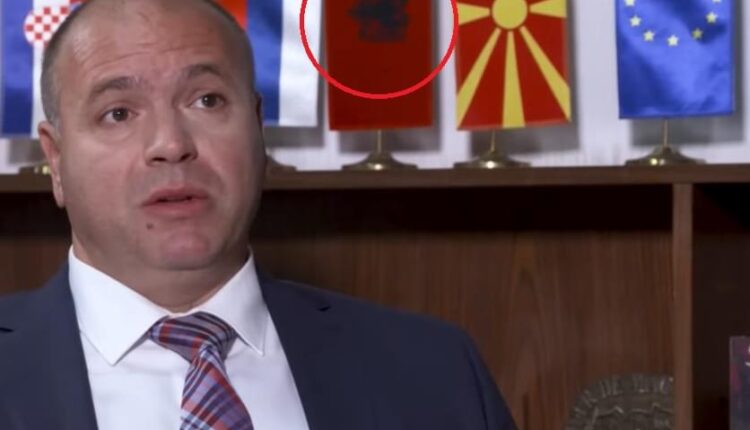 LSDM: Patrioti i rrejshëm dhe Kali i Trojës, Maksim Dimitrievski