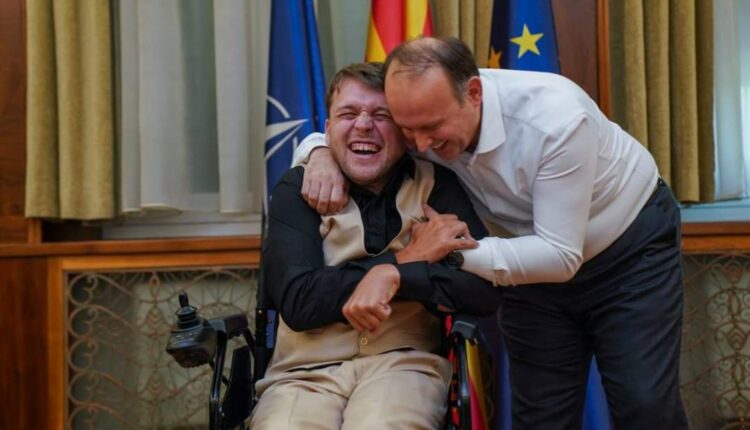 Gashi priti Shakirin, kryetar i shoqatës “Sos Vita”