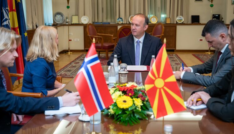Takimi i Kryetarit Gashi me ambasadoren norvegjeze Melsom