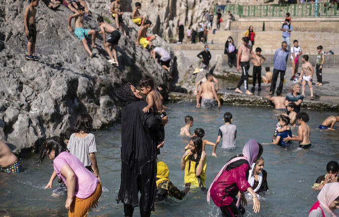 Gjykata iraniane urdhëron SHBA-në të paguajë 6.7 miliardë dollarë, sanskionet ndaluan furnizimin me fasha speciale