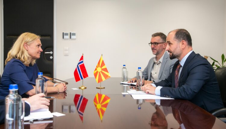 Takimi i ministrit Murtezani me ambasadoren e Norvegjisë Melsom