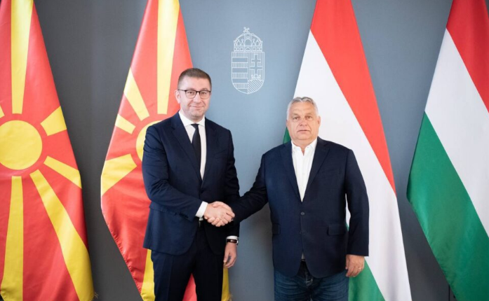 Mickoski: Ambasadorët evropian nuk duhet të zemërohen për miqësinë me Orbanin