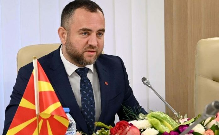 Toshkovski: Kallëzim penal dhe largim nga vendi i punës për policin që shkaktoi incident në Aeroportin e Shkupit