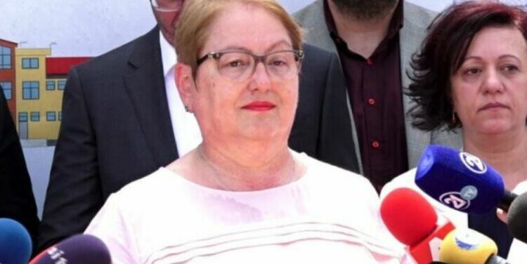 Janevska për vendimin skandaloz të Komunës së Velesit: Maqedonia ka simbolet e veta dhe duhet t’i respektojmë