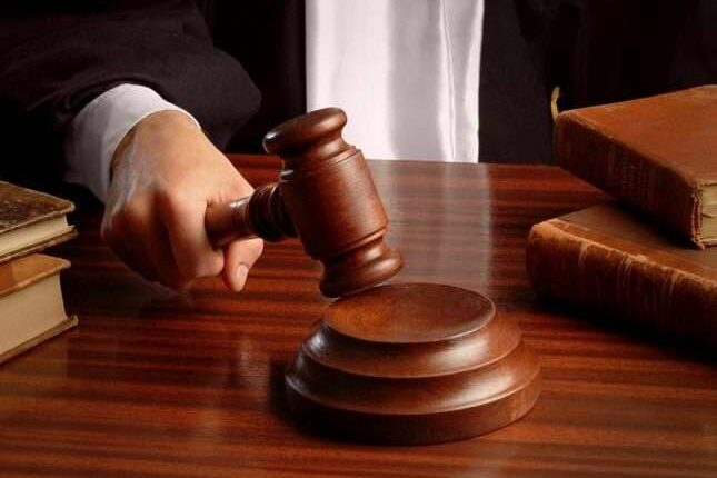 Gjashtë muaj burgim me kusht dhe 2 mijë euro gjobë ndaj të akuzuarit për dhënien e 5 eurove ryshfet zyrtarit policor